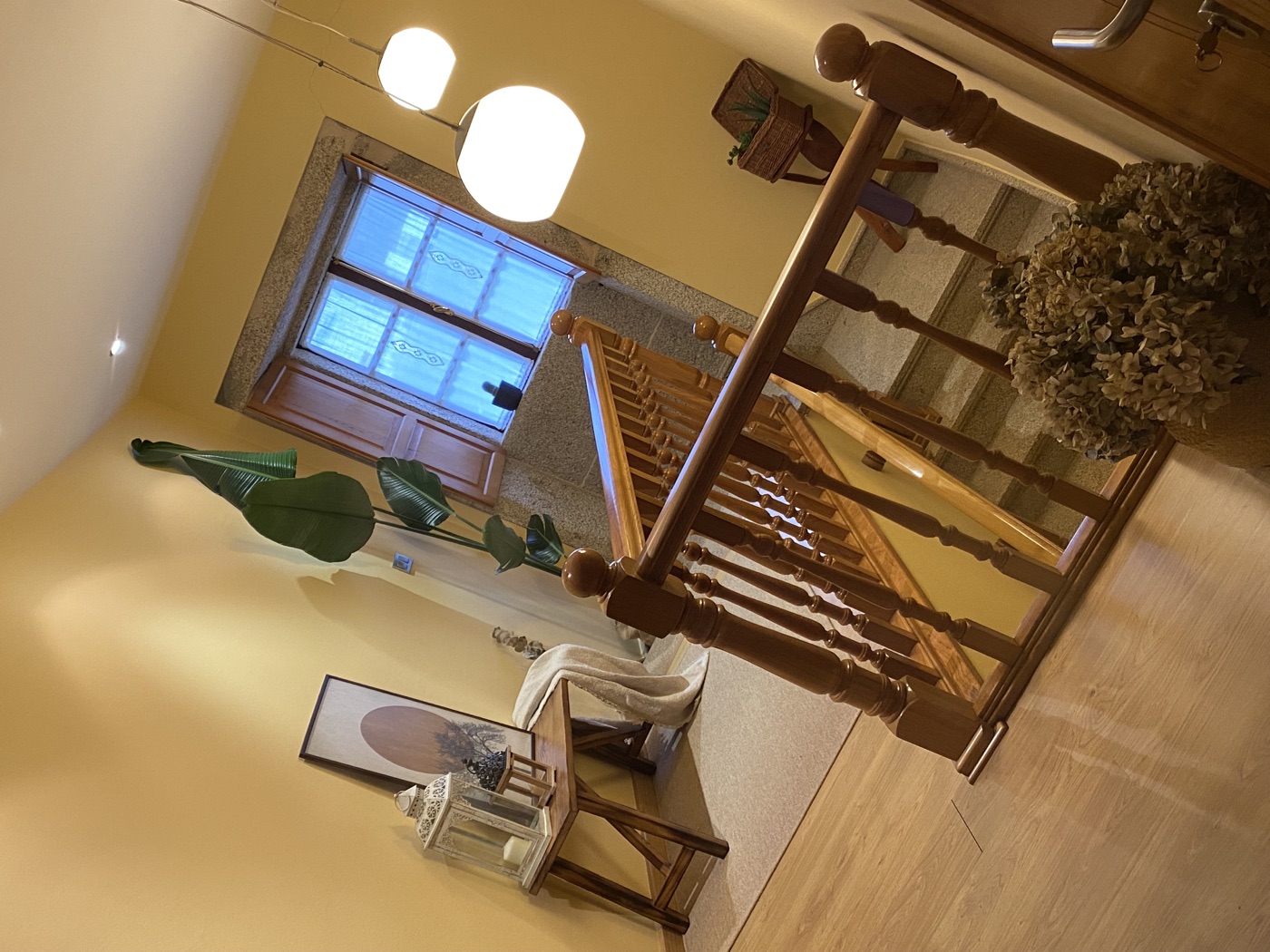 Detalle del salón de una casa familiar gallega de uso íntegro